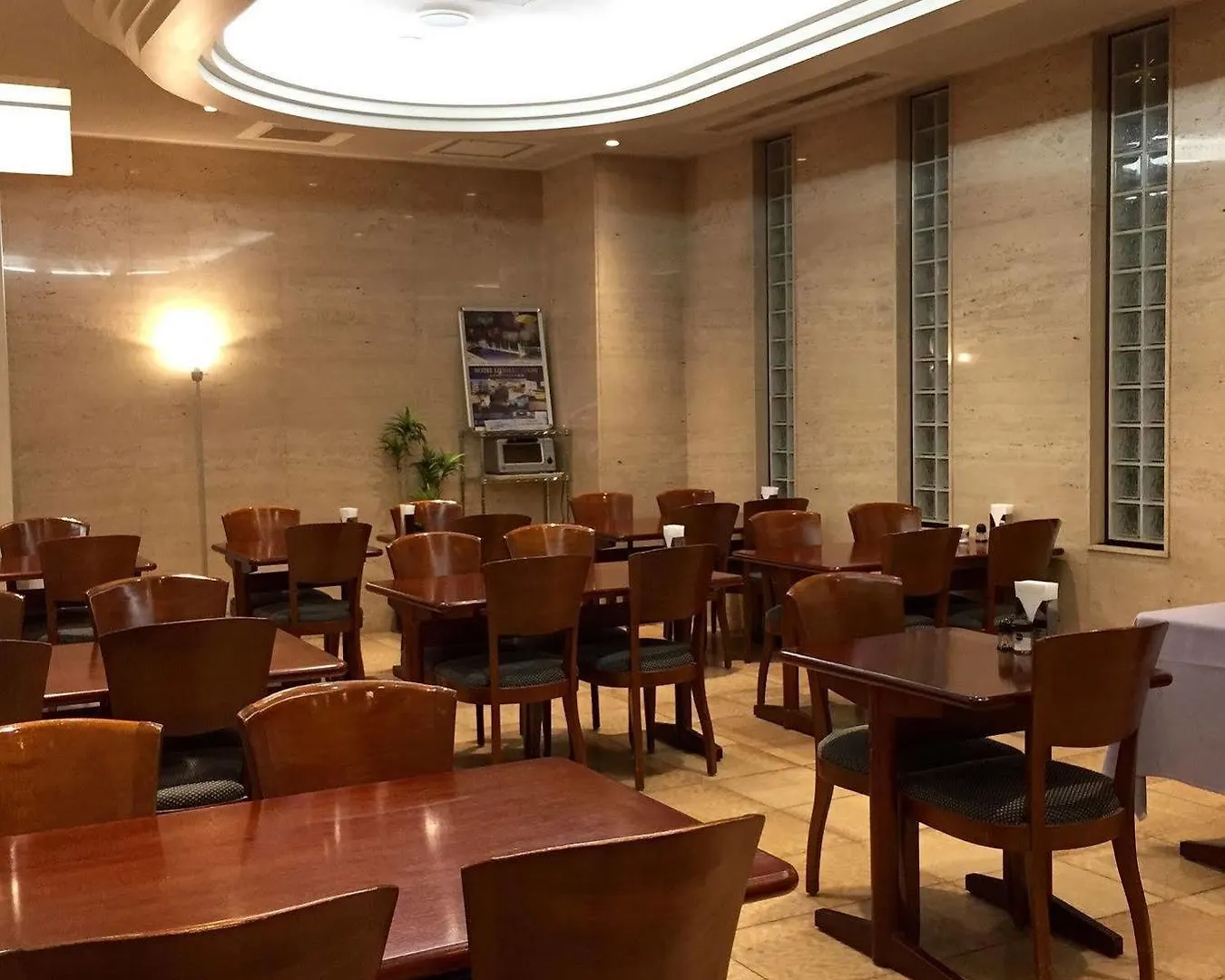 Hotel Livemax Sapporo Eki-Mae 2*,  Japon